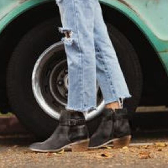 Roan Uma Hand Finished Full Grain Leather Belted Cowboy Heel Booties. 8.5 - Picture 11 of 12